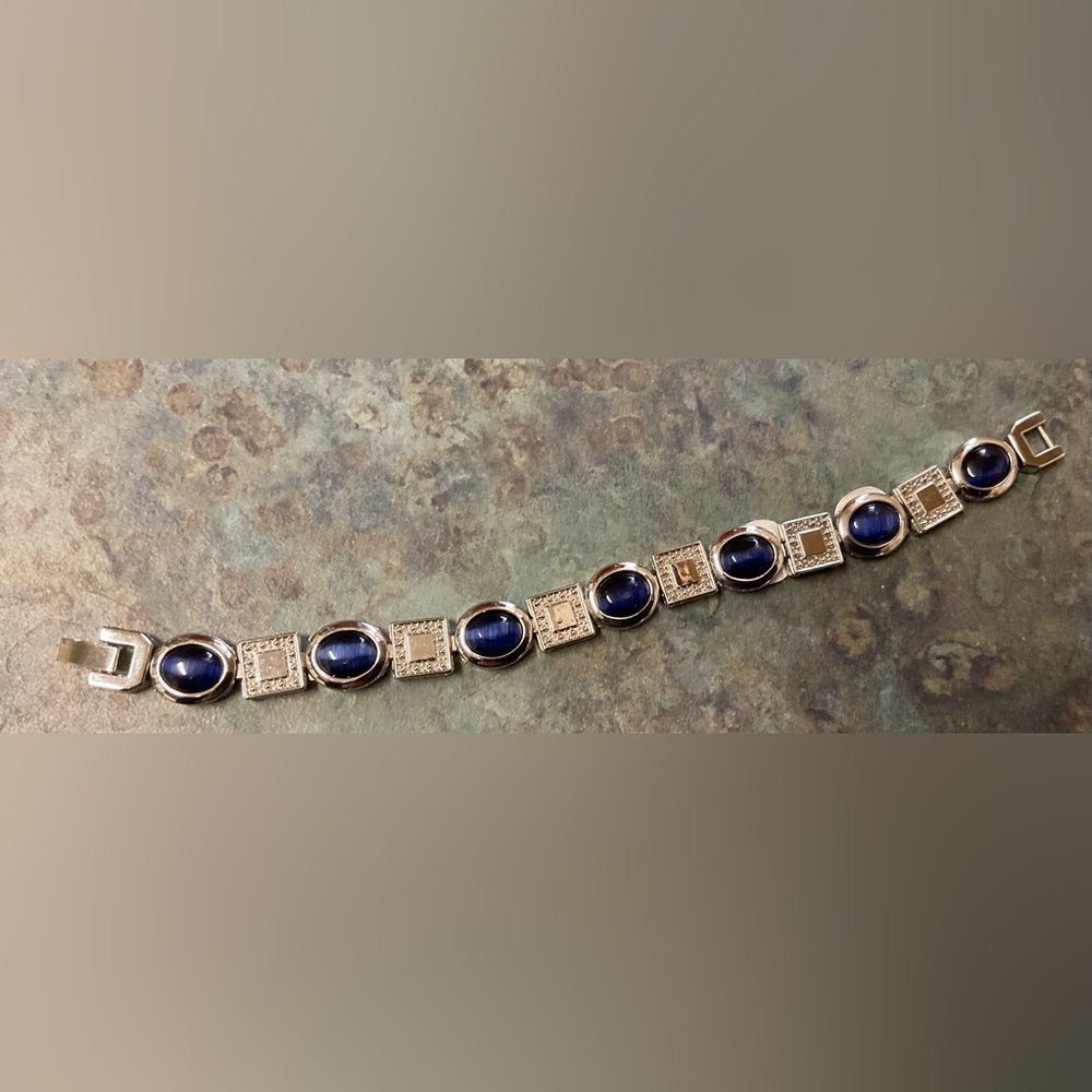 Blue Cabochon Link Bracelet - Elegant Women's Jewelry